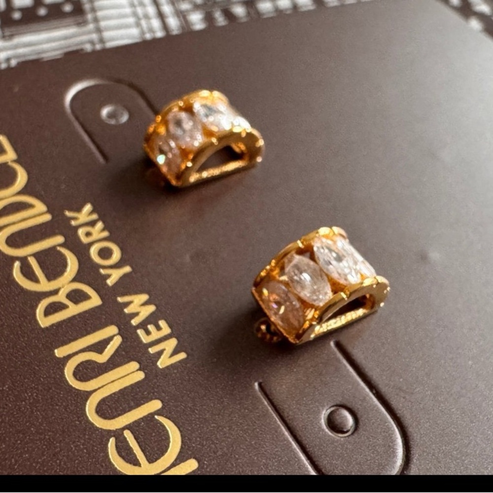 Henri Bendel Pave Stud Earrings New - Picture 5 of 5
